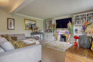 Lounge- click for photo gallery